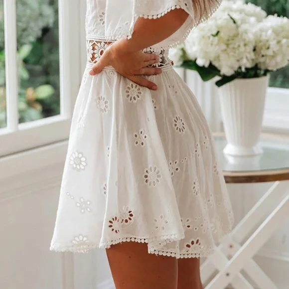 Sale!!! 💰 Flare sleeve cotton white lace dress Backless - Picture 5 of 5